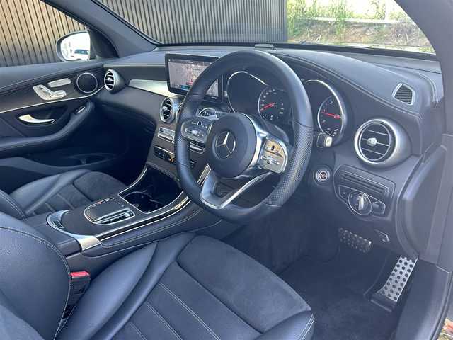 メルセデス・ベンツ ＧＬＣ２２０ 福岡県 2020(令2)年 1.9万km オブシディアンブラック ワンオーナー/パノラマサンルーフ/レーダーセーフティパッケージ/アダプティブクルーズコントロール/レーンキープアシスト/ブラインドスポットモニター/アクティブセーフティブレーキ/ハーフレザーシート/前席シートヒーター/MBUX/Applecarplay/androidauto/全方位カメラ/フルセグTV/Bluetooth/LEDヘッドライト/オートハイビーム/パワーバックドア/純正前後ドライブレコーダー/純正19インチアルミホイール/ETC2.0/取扱説明書/保証書