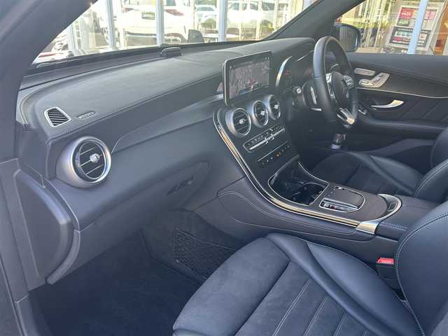 メルセデス・ベンツ ＧＬＣ２２０ 福岡県 2020(令2)年 1.9万km オブシディアンブラック ワンオーナー/パノラマサンルーフ/レーダーセーフティパッケージ/アダプティブクルーズコントロール/レーンキープアシスト/ブラインドスポットモニター/アクティブセーフティブレーキ/ハーフレザーシート/前席シートヒーター/MBUX/Applecarplay/androidauto/全方位カメラ/フルセグTV/Bluetooth/LEDヘッドライト/オートハイビーム/パワーバックドア/純正前後ドライブレコーダー/純正19インチアルミホイール/ETC2.0/取扱説明書/保証書