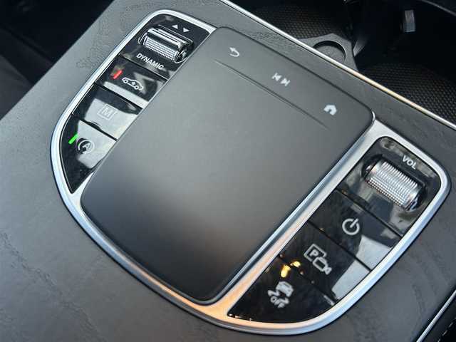メルセデス・ベンツ ＧＬＣ２２０ 福岡県 2020(令2)年 1.9万km オブシディアンブラック ワンオーナー/パノラマサンルーフ/レーダーセーフティパッケージ/アダプティブクルーズコントロール/レーンキープアシスト/ブラインドスポットモニター/アクティブセーフティブレーキ/ハーフレザーシート/前席シートヒーター/MBUX/Applecarplay/androidauto/全方位カメラ/フルセグTV/Bluetooth/LEDヘッドライト/オートハイビーム/パワーバックドア/純正前後ドライブレコーダー/純正19インチアルミホイール/ETC2.0/取扱説明書/保証書