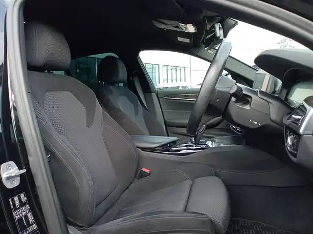 ＢＭＷ ５２３ｄ xDrive Mスピリット 福井県 2019(令1)年 9.1万km サファイアブラックP 全方位カメラ/純正18インチAW/前席パワーシート/ウッドパネル/前後ドライブレコーダー/前後コーナーセンサー/クルーズコントロール/パーキングアシスト/SOSボタン/クリアランスソナー/R・Fフォグ/LEDヘッドライト/衝突被害軽減システム/純正HDDナビ/ETC/アイドリングストップ/レーンキープアシスト/横滑り防止装置/盗難防止装置/ダブル＋サイドエアバッグ/カーテンエアバッグ/純正フロアマット/スマートキー