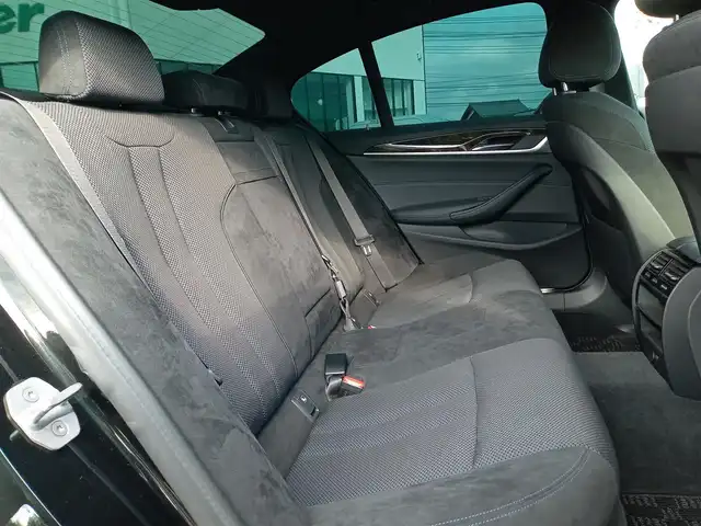 ＢＭＷ ５２３ｄ xDrive Mスピリット 福井県 2019(令1)年 9.1万km サファイアブラックP 全方位カメラ/純正18インチAW/前席パワーシート/ウッドパネル/前後ドライブレコーダー/前後コーナーセンサー/クルーズコントロール/パーキングアシスト/SOSボタン/クリアランスソナー/R・Fフォグ/LEDヘッドライト/衝突被害軽減システム/純正HDDナビ/ETC/アイドリングストップ/レーンキープアシスト/横滑り防止装置/盗難防止装置/ダブル＋サイドエアバッグ/カーテンエアバッグ/純正フロアマット/スマートキー