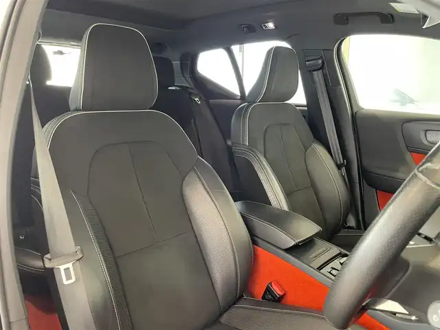 ボルボ ＸＣ４０ B4 AWD Rデザイン 愛知県 2020(令2)年 3.8万km クリスタルホワイトP/ブラック パノラミックＳ／Ｒ　/ｈ／ｋサウンド　/ミラーリンク　/純正ナビ　/Ｂｌｕｅｔｏｏｔｈ　/フルセグＴＶ　/３６０度カメラ/ＡＣＣ　/ＬＫＡ　/LDW/ＢＳＭ　/ハーフレザーシート/シートヒーター/ハンドルヒーター/ワイヤレスチャージ　/ＥＴＣ/LEDヘッドライト/ウィンカーミラー/アイドリングストップ/プッシュスタート/パワーバックドア