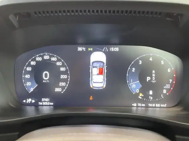ボルボ ＸＣ４０ B4 AWD Rデザイン 愛知県 2020(令2)年 3.8万km クリスタルホワイトP/ブラック パノラミックＳ／Ｒ　/ｈ／ｋサウンド　/ミラーリンク　/純正ナビ　/Ｂｌｕｅｔｏｏｔｈ　/フルセグＴＶ　/３６０度カメラ/ＡＣＣ　/ＬＫＡ　/LDW/ＢＳＭ　/ハーフレザーシート/シートヒーター/ハンドルヒーター/ワイヤレスチャージ　/ＥＴＣ/LEDヘッドライト/ウィンカーミラー/アイドリングストップ/プッシュスタート/パワーバックドア