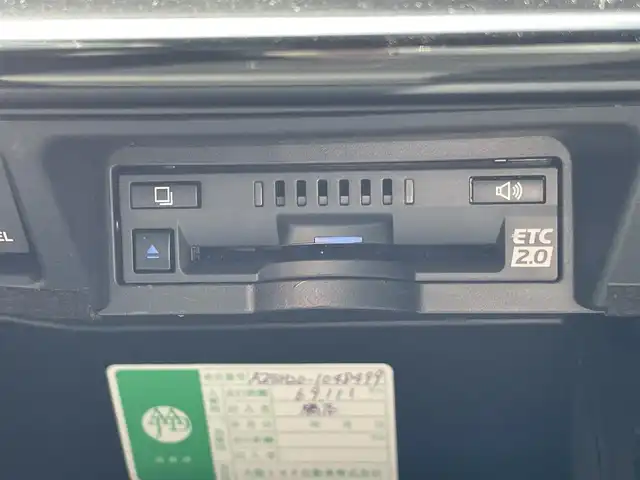 トヨタ クラウン ハイブリッド RS アドバンス 愛媛県 2019(令1)年 7.9万km ホワイトパールクリスタルシャイン サンルーフ/OPレザーシートパッケージ/前席シートヒーター/シートベンチレーション/プリクラッシュセーフティ/レーダークルーズコントロール/レーンキープアシスト/クリアランスソナー /ブラインドスポットモニター/リヤクロストラフィック/ヘッドアップディスプレイ/TコネクトSDナビ/　CD/DVD/Bluetooth/USB/フルセグTV/カラーガイド付きバックカメラ/三眼LEDヘッドライト/フロントフォグライト/ステアリングヒーター/前方ドライブレコーダー/GPSレーダー/電子パーキングブレーキ/ステアリングスイッチ/ビルトインETC2.0/前席パワーシート/電動格納ミラー/プッシュスタート/フロアマット