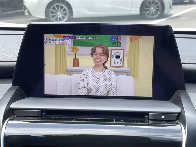 トヨタ クラウン ハイブリッド RS アドバンス 愛媛県 2019(令1)年 7.9万km ホワイトパールクリスタルシャイン サンルーフ/OPレザーシートパッケージ/前席シートヒーター/シートベンチレーション/プリクラッシュセーフティ/レーダークルーズコントロール/レーンキープアシスト/クリアランスソナー /ブラインドスポットモニター/リヤクロストラフィック/ヘッドアップディスプレイ/TコネクトSDナビ/　CD/DVD/Bluetooth/USB/フルセグTV/カラーガイド付きバックカメラ/三眼LEDヘッドライト/フロントフォグライト/ステアリングヒーター/前方ドライブレコーダー/GPSレーダー/電子パーキングブレーキ/ステアリングスイッチ/ビルトインETC2.0/前席パワーシート/電動格納ミラー/プッシュスタート/フロアマット