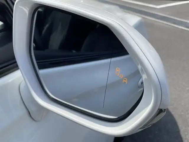 トヨタ クラウン ハイブリッド RS アドバンス 愛媛県 2019(令1)年 7.9万km ホワイトパールクリスタルシャイン サンルーフ/OPレザーシートパッケージ/前席シートヒーター/シートベンチレーション/プリクラッシュセーフティ/レーダークルーズコントロール/レーンキープアシスト/クリアランスソナー /ブラインドスポットモニター/リヤクロストラフィック/ヘッドアップディスプレイ/TコネクトSDナビ/　CD/DVD/Bluetooth/USB/フルセグTV/カラーガイド付きバックカメラ/三眼LEDヘッドライト/フロントフォグライト/ステアリングヒーター/前方ドライブレコーダー/GPSレーダー/電子パーキングブレーキ/ステアリングスイッチ/ビルトインETC2.0/前席パワーシート/電動格納ミラー/プッシュスタート/フロアマット
