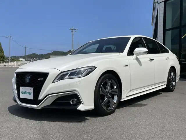トヨタ クラウン ハイブリッド RS アドバンス 愛媛県 2019(令1)年 7.9万km ホワイトパールクリスタルシャイン サンルーフ/OPレザーシートパッケージ/前席シートヒーター/シートベンチレーション/プリクラッシュセーフティ/レーダークルーズコントロール/レーンキープアシスト/クリアランスソナー /ブラインドスポットモニター/リヤクロストラフィック/ヘッドアップディスプレイ/TコネクトSDナビ/　CD/DVD/Bluetooth/USB/フルセグTV/カラーガイド付きバックカメラ/三眼LEDヘッドライト/フロントフォグライト/ステアリングヒーター/前方ドライブレコーダー/GPSレーダー/電子パーキングブレーキ/ステアリングスイッチ/ビルトインETC2.0/前席パワーシート/電動格納ミラー/プッシュスタート/フロアマット