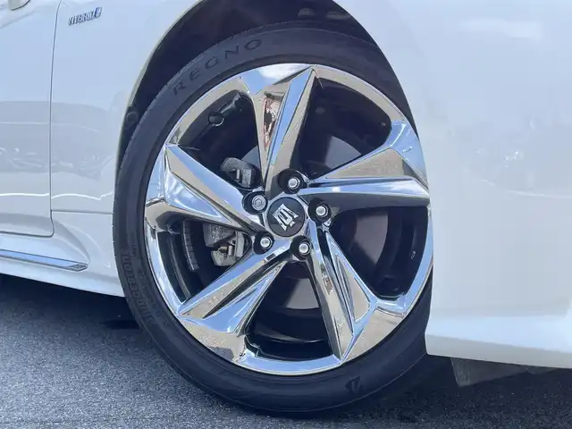 トヨタ クラウン ハイブリッド RS アドバンス 愛媛県 2019(令1)年 7.9万km ホワイトパールクリスタルシャイン サンルーフ/OPレザーシートパッケージ/前席シートヒーター/シートベンチレーション/プリクラッシュセーフティ/レーダークルーズコントロール/レーンキープアシスト/クリアランスソナー /ブラインドスポットモニター/リヤクロストラフィック/ヘッドアップディスプレイ/TコネクトSDナビ/　CD/DVD/Bluetooth/USB/フルセグTV/カラーガイド付きバックカメラ/三眼LEDヘッドライト/フロントフォグライト/ステアリングヒーター/前方ドライブレコーダー/GPSレーダー/電子パーキングブレーキ/ステアリングスイッチ/ビルトインETC2.0/前席パワーシート/電動格納ミラー/プッシュスタート/フロアマット