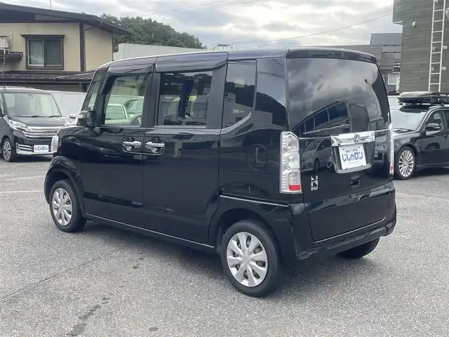 ホンダ Ｎ ＢＯＸ G SSパッケージ 山形県 2016(平28)年 8.5万km クリスタルブラックパール (株)IDOMが運営する【じしゃロン山形店】の自社ローン専用車両になります。/こちらは現金またはオートローンご利用時の価格です。/自社ローンご希望の方は別途その旨お申付け下さい。/Stradaナビ/【TV/DVD/CD/AM/FM/Bluetooth】/両側パワースライドドア/ビルトインETC/バックカメラ/４WD/D/N席シートヒーター/ステアリングスイッチ/ウィンカーミラー/AUTOミラー/プッシュスタート/スマートキー/後席サンシェード/背面テーブル