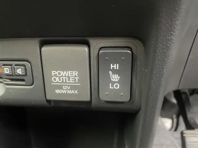 ホンダ Ｎ ＢＯＸ G SSパッケージ 山形県 2016(平28)年 8.5万km クリスタルブラックパール (株)IDOMが運営する【じしゃロン山形店】の自社ローン専用車両になります。/こちらは現金またはオートローンご利用時の価格です。/自社ローンご希望の方は別途その旨お申付け下さい。/Stradaナビ/【TV/DVD/CD/AM/FM/Bluetooth】/両側パワースライドドア/ビルトインETC/バックカメラ/４WD/D/N席シートヒーター/ステアリングスイッチ/ウィンカーミラー/AUTOミラー/プッシュスタート/スマートキー/後席サンシェード/背面テーブル