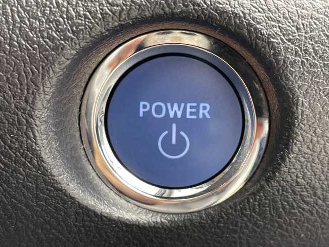 トヨタ シエンタ ハイブリッド G 岐阜県 2015(平27)年 6万km ホワイトパールクリスタルシャイン 純正SDナビゲーション【NSZN-W64T】/AM FM/CD DVD/フルセグテレビ/USB/VTR/Bluetooth/バックカメラ/TRDフロントエアロ/モデリスタ17インチAW/両側パワースライドドア/ALPINE9インチシートバックモニター【SSA9ST】/革巻きステアリング/ステアリングリモコン/LEDヘッドライト/オートライト/オートハイビーム/ビルトインETC/全方位ドラレコ/トヨタセーフティセンス/プリクラッシュ/車線逸脱警報/横滑り防止装置/先行車発信お知らせ機能