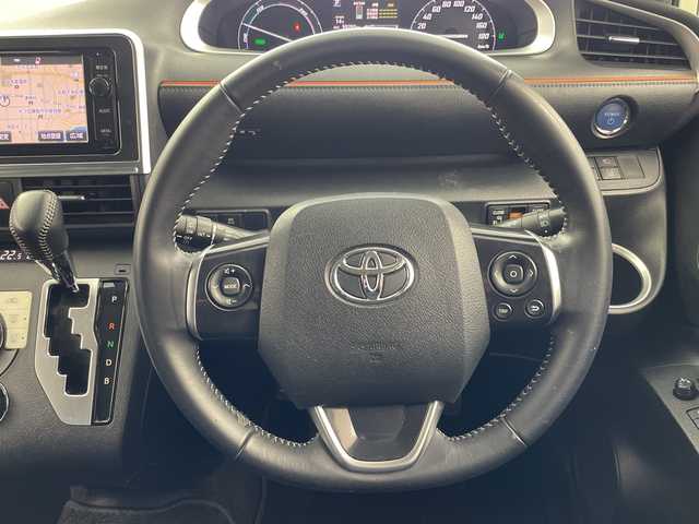 トヨタ シエンタ ハイブリッド G 岐阜県 2015(平27)年 6万km ホワイトパールクリスタルシャイン 純正SDナビゲーション【NSZN-W64T】/AM FM/CD DVD/フルセグテレビ/USB/VTR/Bluetooth/バックカメラ/TRDフロントエアロ/モデリスタ17インチAW/両側パワースライドドア/ALPINE9インチシートバックモニター【SSA9ST】/革巻きステアリング/ステアリングリモコン/LEDヘッドライト/オートライト/オートハイビーム/ビルトインETC/全方位ドラレコ/トヨタセーフティセンス/プリクラッシュ/車線逸脱警報/横滑り防止装置/先行車発信お知らせ機能