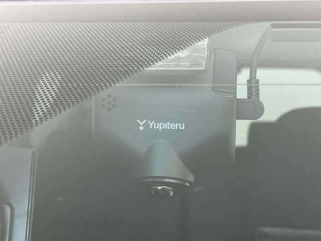 トヨタ シエンタ ハイブリッド G 岐阜県 2015(平27)年 6万km ホワイトパールクリスタルシャイン 純正SDナビゲーション【NSZN-W64T】/AM FM/CD DVD/フルセグテレビ/USB/VTR/Bluetooth/バックカメラ/TRDフロントエアロ/モデリスタ17インチAW/両側パワースライドドア/ALPINE9インチシートバックモニター【SSA9ST】/革巻きステアリング/ステアリングリモコン/LEDヘッドライト/オートライト/オートハイビーム/ビルトインETC/全方位ドラレコ/トヨタセーフティセンス/プリクラッシュ/車線逸脱警報/横滑り防止装置/先行車発信お知らせ機能