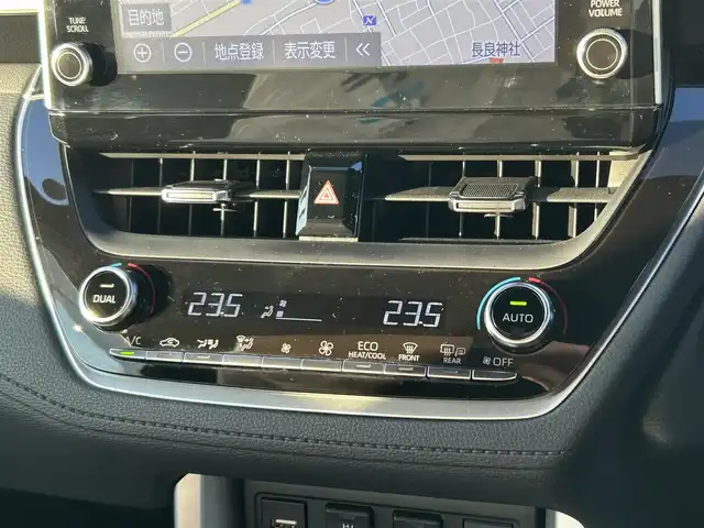 トヨタ カローラ クロス ハイブリッド Z 群馬県 2022(令4)年 1.4万km プラチナホワイトパールマイカ 純正9インチナビ/（Bluetooth/USB/AM/FM）/バックカメラ/セーフティセンス/・プリクラッシュセーフティ/・レーントレーシングアシスト/・レーダークルーズコントロール/・オートマチックハイビーム/・ロードサインアシスト/車両接近通報装置/パーキングサポートブレーキ/ハーフレザーシート/シートヒーター/パワーシート/ステアリングリモコン/LEDヘッドランプ/シーケンシャルターンランプ/ハンズフリーパワーバックドア/純正18インチアルミホイール/アームレスト/純正フロアマット/純正ドアバイザー