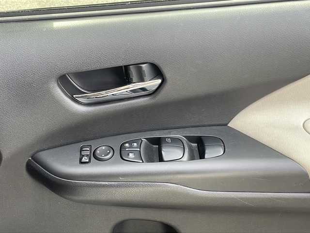 日産 セレナ e－パワー ハイウェイスター V 福岡県 2020(令2)年 5.6万km ブリリアントホワイトパール 2トーン 純正10インチメモリナビ/アラウンドビューモニター/Bluetooth/フルセグTV/DVD/BD再生/ETC/電子ミラー/純正前後ドラレコ/スマートキー/プッシュスタート/フリップダウンモニター/両側パワースライドドア/プロパイロット/純正フロアマット/純正16インチアルミホイール