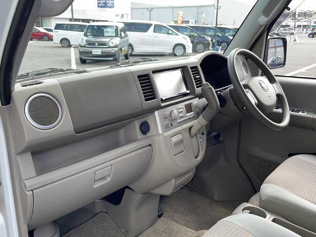 日産 ＮＶ１００クリッパー リオ G 島根県 2014(平26)年 6.5万km スノーパールホワイト 社外7インチSDナビゲーション(AVN-SZ04i)/フルセグ BT CD DVD/ターボ/4WD/両側パワースライドドア/左オートステップ/D席シートヒーター/フォグライト/ETC/電動格納ミラー/ドアバイザー/純正フロアマット/ISOFIX/スタッドレスタイヤ/社外13インチアルミホイール/リモコンキー