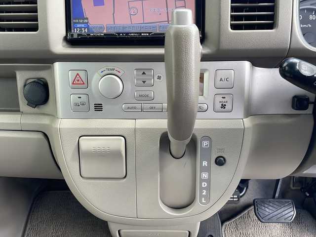 日産 ＮＶ１００クリッパー リオ G 島根県 2014(平26)年 6.5万km スノーパールホワイト 社外7インチSDナビゲーション(AVN-SZ04i)/フルセグ BT CD DVD/ターボ/4WD/両側パワースライドドア/左オートステップ/D席シートヒーター/フォグライト/ETC/電動格納ミラー/ドアバイザー/純正フロアマット/ISOFIX/スタッドレスタイヤ/社外13インチアルミホイール/リモコンキー