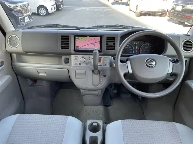 日産 ＮＶ１００クリッパー リオ G 兵庫県 2014(平26)年 6.5万km スノーパールホワイト 社外7インチSDナビゲーション(AVN-SZ04i)/フルセグ BT CD DVD/ターボ/4WD/両側パワースライドドア/左オートステップ/D席シートヒーター/フォグライト/ETC/電動格納ミラー/ドアバイザー/純正フロアマット/ISOFIX/スタッドレスタイヤ/社外13インチアルミホイール/リモコンキー