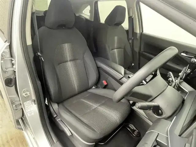 日産 ノート X 岡山県 2021(令3)年 2万km ブリリアントシルバー 純正9インチナビ/・CarPlay/Bluetooth/フルセグTV/HDMI/アラウンドビューモニター/デジタルインナーミラー/ワイヤレス充電/ETC/ドライブレコーダー（前）/LEDヘッドライト/エマージェンシーブレーキ/車線逸脱警報/コーナーセンサー/オートハイビーム/オートライト/ブラインドスポットモニター/オートブレーキホールド/電動パーキング/ドアバイザー/純正フロアマット/新車保証書/取扱説明書/スペアキー×１