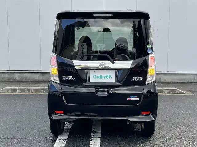 日産 デイズ ルークス HWS X Vセレ +SeftyⅡ 三重県 2015(平27)年 2.3万km ブラック アラウンドビューモニター/エマージェンシーブレーキ/踏み間違い防止アシスト/純正ナビ（AM/FM/TV/DVD/CD/Bluetooth/HDMI/SD/AUX）/パワースライドドア（助手席側）/スライドドアオートクローザー（運転席側）/オートエアコン/プッシュエンジンスターター/スペアキー/後席サンシェード/オーバーヘッドコンソール/リアツーリングファン/アイドリングストップ/内装色インサイドドアハンドル/ピアノブラック調パワーウインドウスイッチベース/ボディ同色ドアミラー/サイドシルスポイラ/リアスポイラー/純正フロアマット/純正ドアバイザー/クリアレンズLEDリアコンビネーションランプ/ファインビジョンメーター/革巻きハンドル/ブラックスエード調クロスシート