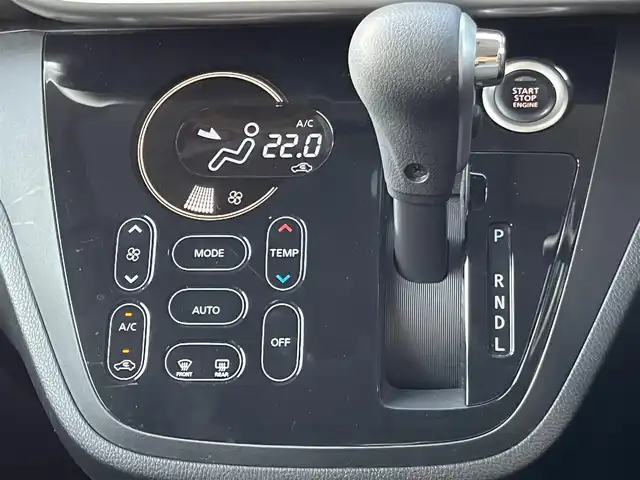 日産 デイズ ルークス HWS X Vセレ +SeftyⅡ 三重県 2015(平27)年 2.3万km ブラック アラウンドビューモニター/エマージェンシーブレーキ/踏み間違い防止アシスト/純正ナビ（AM/FM/TV/DVD/CD/Bluetooth/HDMI/SD/AUX）/パワースライドドア（助手席側）/スライドドアオートクローザー（運転席側）/オートエアコン/プッシュエンジンスターター/スペアキー/後席サンシェード/オーバーヘッドコンソール/リアツーリングファン/アイドリングストップ/内装色インサイドドアハンドル/ピアノブラック調パワーウインドウスイッチベース/ボディ同色ドアミラー/サイドシルスポイラ/リアスポイラー/純正フロアマット/純正ドアバイザー/クリアレンズLEDリアコンビネーションランプ/ファインビジョンメーター/革巻きハンドル/ブラックスエード調クロスシート