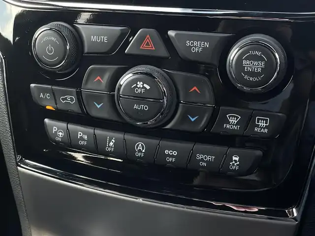 クライスラー・ジープ ジープ グランドチェロキー LTD 三重県 2019(令1)年 3.1万km ダイヤモンドブラッククリスタル 黒革/ＡＣＣ/ブラインドスポット/ダンヒルアシスト/エアサスペンション/フロントサイドバックカメラ/純正ナビ/ＴＶ/Ｂｌｕｅｔｏｏｔｈ/ＥＴＣ/ドラレコ/フロントベンチレーション/全席シートヒーター