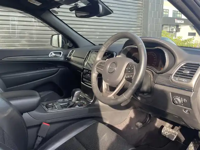 クライスラー・ジープ ジープ グランドチェロキー LTD 三重県 2019(令1)年 3.1万km ダイヤモンドブラッククリスタル 黒革/ＡＣＣ/ブラインドスポット/ダンヒルアシスト/エアサスペンション/フロントサイドバックカメラ/純正ナビ/ＴＶ/Ｂｌｕｅｔｏｏｔｈ/ＥＴＣ/ドラレコ/フロントベンチレーション/全席シートヒーター
