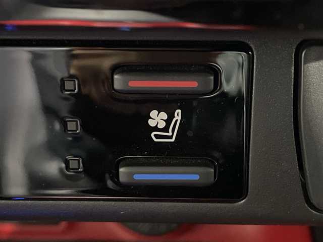 トヨタ ＲＡＶ４ アドベンチャー オフロードPKGⅡ 神奈川県 2022(令4)年 3.3万km グレーメタリック トヨタセーフティセンス/純正10.5ガタンディスプレイオーディオ/・BT/フルセグTV/MiraCast/USB/バックカメラ/デジタルインナーミラー/MTモード/ハーフレザーシート/パワーシート(D)/メモリシート(D)/シートヒーター(D/N)/ベンチレーション(D/N)/電動サイドブレーキ/オートブレーキホールド/ビルトインETC2.0/パワーバックドア/ECO/SPORTモード/SNOWモード/ダウンヒルアシストコントロール/革巻きステアリング/ステアリングスイッチ/AutOライト/BSM/スマートキー/スペアキー/プッシュスタートボタン/LEDヘッドライト/フォグランプ/電動格納ミラー/ウィンカーミラー/ルーフレール/純正フロアマット/純正ドアバイザー/純正18インチアルミホイール