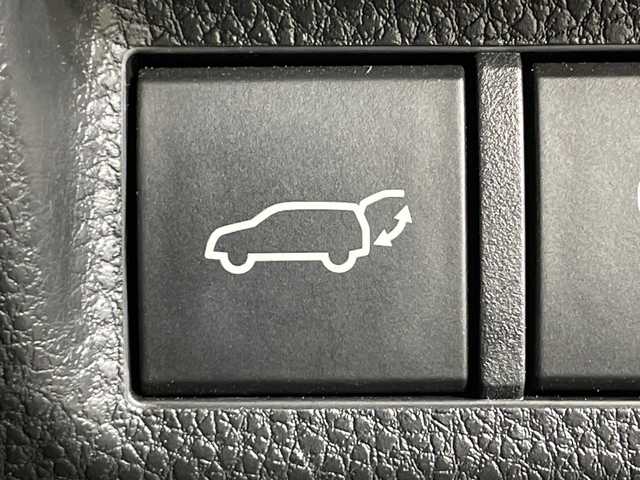 トヨタ ＲＡＶ４ アドベンチャー オフロードPKGⅡ 神奈川県 2022(令4)年 3.3万km グレーメタリック トヨタセーフティセンス/純正10.5ガタンディスプレイオーディオ/・BT/フルセグTV/MiraCast/USB/バックカメラ/デジタルインナーミラー/MTモード/ハーフレザーシート/パワーシート(D)/メモリシート(D)/シートヒーター(D/N)/ベンチレーション(D/N)/電動サイドブレーキ/オートブレーキホールド/ビルトインETC2.0/パワーバックドア/ECO/SPORTモード/SNOWモード/ダウンヒルアシストコントロール/革巻きステアリング/ステアリングスイッチ/AutOライト/BSM/スマートキー/スペアキー/プッシュスタートボタン/LEDヘッドライト/フォグランプ/電動格納ミラー/ウィンカーミラー/ルーフレール/純正フロアマット/純正ドアバイザー/純正18インチアルミホイール