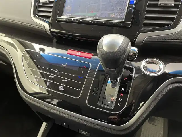 ホンダ オデッセイ アブソルート ホンダセンシング 大分県 2019(令1)年 6.5万km クリスタルブラックパール 純正ナビ【VXM-195VFi】/ーBluetooth/ーDISC/ーフルセグTV/バックカメラ/純正11/7インチフリップダウンモニター/ホンダセンシング/アダプティブクルーズコントロール/両側パワースライドドア/LEDヘッドライト/ビルトインETC/衝突軽減ブレーキ/レーンキープアシストシステム/標識認識機能/路外逸脱防止システム/ロールサンシェード/コンフォートビューパッケージ/パドルシフト/運転席パワーシート/ハーフレザーシート/スマートキー/プッシュスタート/オートライト/横滑り防止システム/USB端子/純正17インチアルミホイール/純正フロアマット/アイドリングストップ