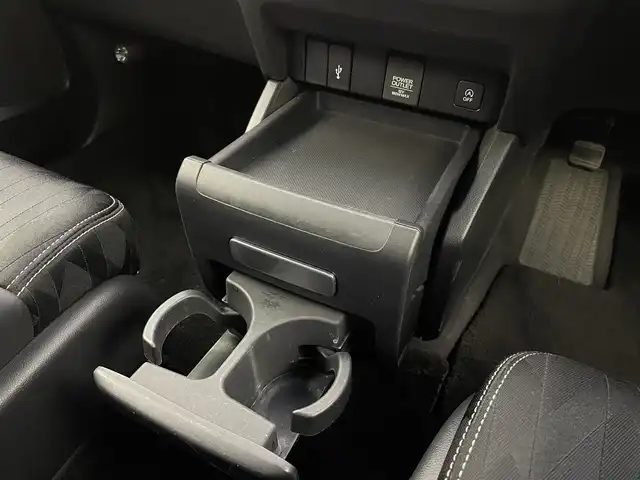 ホンダ オデッセイ アブソルート ホンダセンシング 大分県 2019(令1)年 6.5万km クリスタルブラックパール 純正ナビ【VXM-195VFi】/ーBluetooth/ーDISC/ーフルセグTV/バックカメラ/純正11/7インチフリップダウンモニター/ホンダセンシング/アダプティブクルーズコントロール/両側パワースライドドア/LEDヘッドライト/ビルトインETC/衝突軽減ブレーキ/レーンキープアシストシステム/標識認識機能/路外逸脱防止システム/ロールサンシェード/コンフォートビューパッケージ/パドルシフト/運転席パワーシート/ハーフレザーシート/スマートキー/プッシュスタート/オートライト/横滑り防止システム/USB端子/純正17インチアルミホイール/純正フロアマット/アイドリングストップ