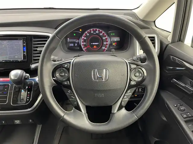ホンダ オデッセイ アブソルート ホンダセンシング 大分県 2019(令1)年 6.5万km クリスタルブラックパール 純正ナビ【VXM-195VFi】/ーBluetooth/ーDISC/ーフルセグTV/バックカメラ/純正11/7インチフリップダウンモニター/ホンダセンシング/アダプティブクルーズコントロール/両側パワースライドドア/LEDヘッドライト/ビルトインETC/衝突軽減ブレーキ/レーンキープアシストシステム/標識認識機能/路外逸脱防止システム/ロールサンシェード/コンフォートビューパッケージ/パドルシフト/運転席パワーシート/ハーフレザーシート/スマートキー/プッシュスタート/オートライト/横滑り防止システム/USB端子/純正17インチアルミホイール/純正フロアマット/アイドリングストップ