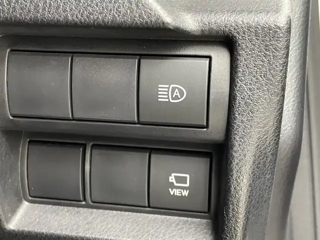 レクサス ＩＳ 300h Fスポーツ 埼玉県 2020(令2)年 5.6万km ホワイトノーヴァガラスフレーク サンルーフ/純正10.3インチナビ/ CD DVD Bluetooth USB 地デジTV/パノラミックビューモニター/レーダークルーズコントロール/黒レザーシート/パワーシート/シートヒーター/ステアリングヒーター/ビルトインETC2.0/オートLEDライト/フォグライト/オートハイビーム/衝突被害軽減ブレーキ/純正１９インチアルミホイール