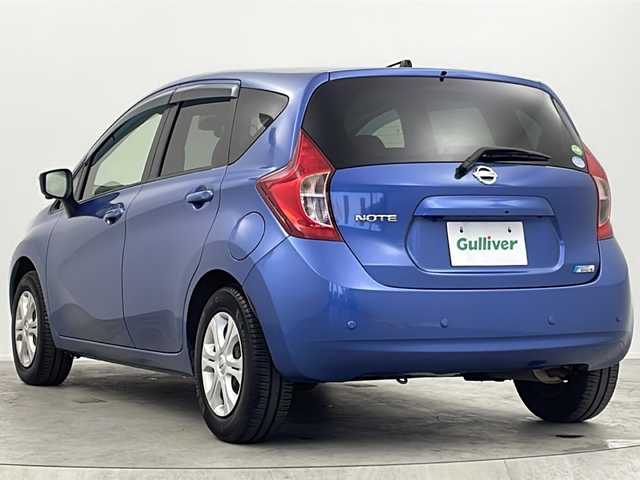 日産 ノート X DIG－S 大阪府 2015(平27)年 4.5万km シャイニングブルー 純正SDナビ/【ワンセグTV/Bluetooth/CD/DVD/FM/AM】/アラウンドビューモニター/衝突軽減システム/車線逸脱防止機能/前後コーナーセンサー/ハロゲンヘッドライト/オートライト/ETC/スマートキー/スペアキー/プッシュスタート/AAC