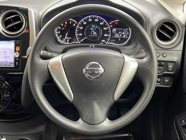 日産 ノート X DIG－S 大阪府 2015(平27)年 4.5万km シャイニングブルー 純正SDナビ/【ワンセグTV/Bluetooth/CD/DVD/FM/AM】/アラウンドビューモニター/衝突軽減システム/車線逸脱防止機能/前後コーナーセンサー/ハロゲンヘッドライト/オートライト/ETC/スマートキー/スペアキー/プッシュスタート/AAC