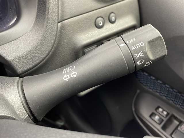 日産 ノート X DIG－S 大阪府 2015(平27)年 4.5万km シャイニングブルー 純正SDナビ/【ワンセグTV/Bluetooth/CD/DVD/FM/AM】/アラウンドビューモニター/衝突軽減システム/車線逸脱防止機能/前後コーナーセンサー/ハロゲンヘッドライト/オートライト/ETC/スマートキー/スペアキー/プッシュスタート/AAC