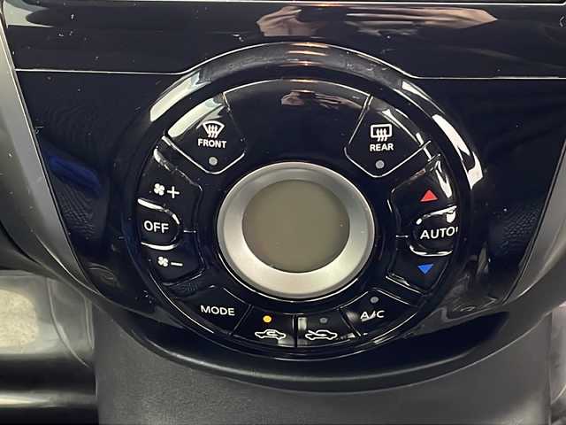 日産 ノート X DIG－S 大阪府 2015(平27)年 4.5万km シャイニングブルー 純正SDナビ/【ワンセグTV/Bluetooth/CD/DVD/FM/AM】/アラウンドビューモニター/衝突軽減システム/車線逸脱防止機能/前後コーナーセンサー/ハロゲンヘッドライト/オートライト/ETC/スマートキー/スペアキー/プッシュスタート/AAC