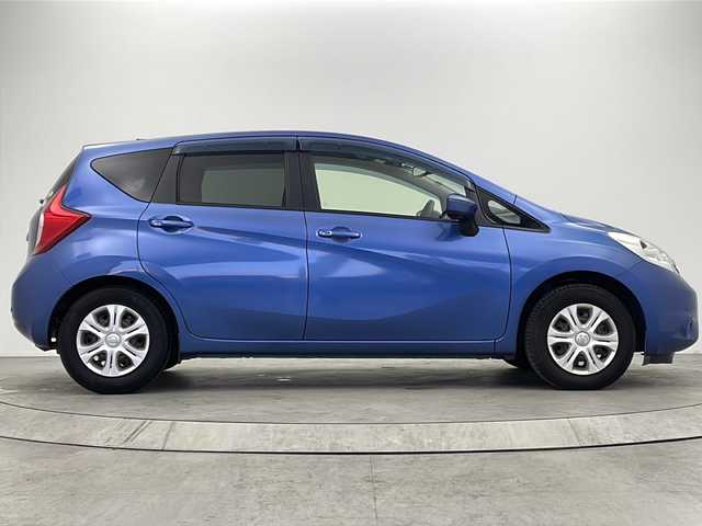 日産 ノート X DIG－S 大阪府 2015(平27)年 4.5万km シャイニングブルー 純正SDナビ/【ワンセグTV/Bluetooth/CD/DVD/FM/AM】/アラウンドビューモニター/衝突軽減システム/車線逸脱防止機能/前後コーナーセンサー/ハロゲンヘッドライト/オートライト/ETC/スマートキー/スペアキー/プッシュスタート/AAC