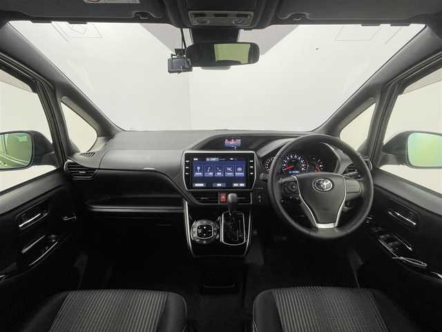 トヨタ ヴォクシー ZS 煌Ⅱ 岡山県 2019(令1)年 6.8万km ブラック 純正１０インチナビ　衝突軽減ブレーキシステム　両側電動スライドドア　ビルトインＥＴＣ　ＬＥＤヘッドライト　クルーズコントロール　バックカメラ　ドライブレコーダー　オートハイビーム　フルセグＴＶ