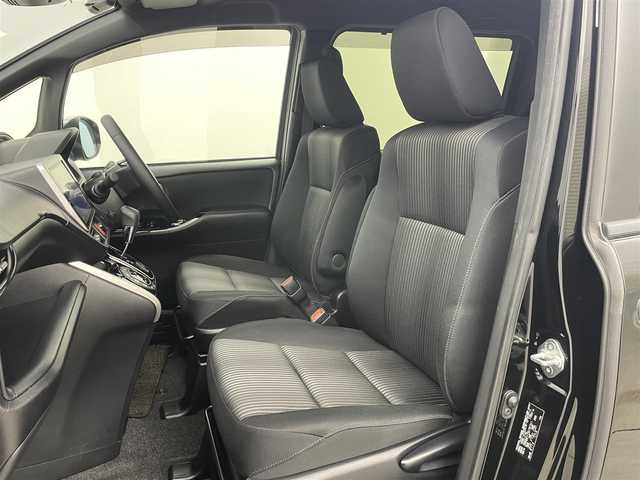 トヨタ ヴォクシー ZS 煌Ⅱ 岡山県 2019(令1)年 6.8万km ブラック 純正１０インチナビ　衝突軽減ブレーキシステム　両側電動スライドドア　ビルトインＥＴＣ　ＬＥＤヘッドライト　クルーズコントロール　バックカメラ　ドライブレコーダー　オートハイビーム　フルセグＴＶ