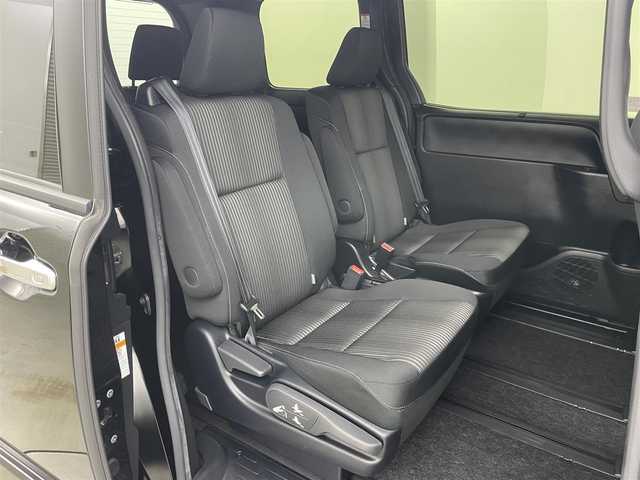 トヨタ ヴォクシー ZS 煌Ⅱ 岡山県 2019(令1)年 6.8万km ブラック 純正１０インチナビ　衝突軽減ブレーキシステム　両側電動スライドドア　ビルトインＥＴＣ　ＬＥＤヘッドライト　クルーズコントロール　バックカメラ　ドライブレコーダー　オートハイビーム　フルセグＴＶ