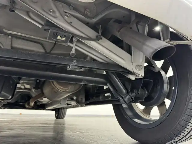 日産 デイズ ルークス ハイウェイスター Gターボ 三重県 2020(令2)年 6.2万km ホワイトパール ガソリン・ターボ/FF/インパネCVT/ストラーダ 7インチナビ CN-RE05WD/（FM/AM/SD/iPod/TV/USB/Bluetooth/MEMORY MUSIC/CD/DVD）/アラウンドビューモニター/両側オートスライドドア/ETC/安全/・エマージェンシーブレーキ/・LDW（車線逸脱警報）/・ハイビームアシスト/・VDC（ビークルダイナミクスコントロール）/・踏み間違い衝突防止アシスト/装備/・レザー調シートカバー（ブラウン）/・オートエアコン/・オートライトシステム/・LEDヘッドランプ/・フロントフォグランプ/・電動格納ドアミラー/・リヤシーリングファン（『ナノイー』）/・ステアリングスイッチ/・プッシュスタート/・インテリジェントキーx2/・SRS デュアル＋サイドエアバッグ/・純正15inAW/・保/取/など