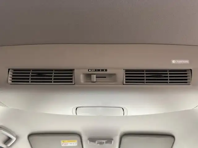 日産 デイズ ルークス ハイウェイスター Gターボ 三重県 2020(令2)年 6.2万km ホワイトパール ガソリン・ターボ/FF/インパネCVT/ストラーダ 7インチナビ CN-RE05WD/（FM/AM/SD/iPod/TV/USB/Bluetooth/MEMORY MUSIC/CD/DVD）/アラウンドビューモニター/両側オートスライドドア/ETC/安全/・エマージェンシーブレーキ/・LDW（車線逸脱警報）/・ハイビームアシスト/・VDC（ビークルダイナミクスコントロール）/・踏み間違い衝突防止アシスト/装備/・レザー調シートカバー（ブラウン）/・オートエアコン/・オートライトシステム/・LEDヘッドランプ/・フロントフォグランプ/・電動格納ドアミラー/・リヤシーリングファン（『ナノイー』）/・ステアリングスイッチ/・プッシュスタート/・インテリジェントキーx2/・SRS デュアル＋サイドエアバッグ/・純正15inAW/・保/取/など