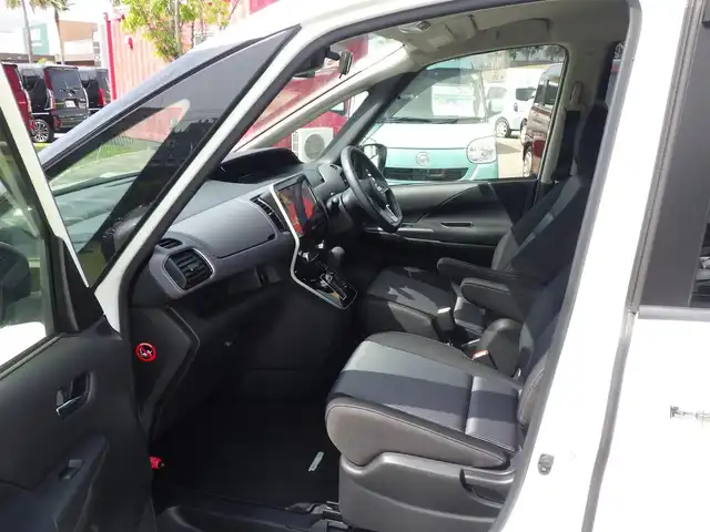 日産 セレナ ハイウェイスター V 千葉県 2019(令1)年 4万km ブリリアントホワイトパール エマージェンシーブレーキ/プロパイロット/インテリジェントクルーズコントロール/両側パワースライドドア/9インチ純正SDナビ/地デジTV/【BD/DVD/CD再生機能　Bluetooth接続】/アラウンドビューモニター/ドライブレコーダー（前後撮影）/ETC/LEDヘッドライト/純正16インチアルミホイル/サイド/カーテンエアバッグ/インテリジェントキー