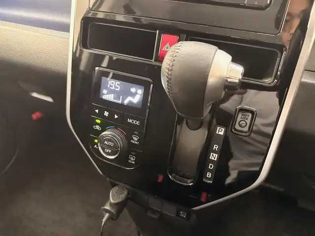 トヨタ タンク カスタムG－T 兵庫県 2016(平28)年 3万km パールホワイトⅢ 純正SDナビ/（AM/FM/CD/Bluetooth/フルセグTV）/・NSZT-W66T/アラウンドビューモニター/プリクラッシュセーフティー/クルーズコントロール/横滑り防止装置/衝突軽減システム/レーンキープアシスト/両側パワースライドドア/ステアリングスイッチ/LEDヘッドライト/フォグランプ/オートライト/ビルトインETC/純正15インチアルミホイール/純正フロアマット/スマートキー/スペアキー1本