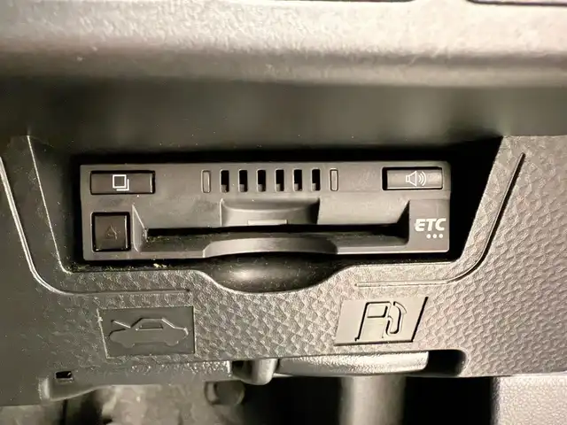 トヨタ タンク カスタムG－T 兵庫県 2016(平28)年 3万km パールホワイトⅢ 純正SDナビ/（AM/FM/CD/Bluetooth/フルセグTV）/・NSZT-W66T/アラウンドビューモニター/プリクラッシュセーフティー/クルーズコントロール/横滑り防止装置/衝突軽減システム/レーンキープアシスト/両側パワースライドドア/ステアリングスイッチ/LEDヘッドライト/フォグランプ/オートライト/ビルトインETC/純正15インチアルミホイール/純正フロアマット/スマートキー/スペアキー1本