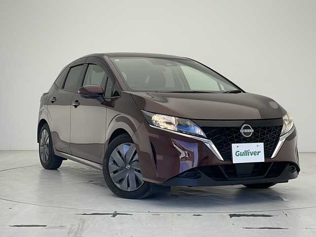 日産 ノート X 沖縄県 2021(令3)年 4.3万km バーガンディー 純正９インチナビ/フルセグ/Ｂｌｕｅｔｏｏｔｈ/アラウンドビューモニター/エマージェンシーブレーキ/ＥＴＣ/ドライブレコーダー/置くだけ充電/ＵＳＢ/スマートキー/プッシュスタート/デジタルインナーミラー/ＢＳＭ/コーナーセンサー前後