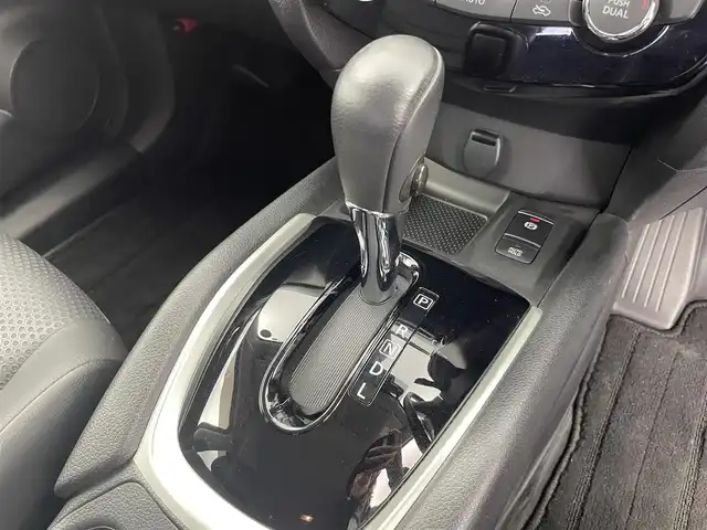 日産 エクストレイル 20Xi 富山県 2019(平31)年 6.4万km ダイヤモンドブラック 4WD/純正ナビ（AM/FM/CD/DVD/AUX/USB/SD/BT）/フルセグTV/アラウンドビューモニター/プロパイロット/アダプティブクルーズコントロール/車線逸脱防止支援システム/後退時車両検知警報/オートマチックハイビーム/ダウンヒルアシスト/横滑り防止装置/LEDヘッドライト/コーナーセンサー前後/カプロンシート/デジタルインナーミラー/ドライブレコーダー前方/ETC/オートブレーキホールド/電動パーキングブレーキ/純正18インチAW/スマートキー/プッシュスタート/取扱説明書/保証書/社外フロアマット/アイドリングストップ