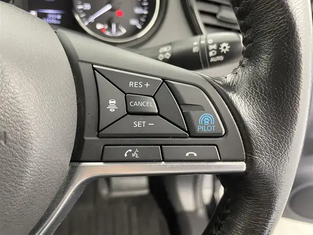 日産 エクストレイル 20Xi 富山県 2019(平31)年 6.4万km ダイヤモンドブラック 4WD/純正ナビ（AM/FM/CD/DVD/AUX/USB/SD/BT）/フルセグTV/アラウンドビューモニター/プロパイロット/アダプティブクルーズコントロール/車線逸脱防止支援システム/後退時車両検知警報/オートマチックハイビーム/ダウンヒルアシスト/横滑り防止装置/LEDヘッドライト/コーナーセンサー前後/カプロンシート/デジタルインナーミラー/ドライブレコーダー前方/ETC/オートブレーキホールド/電動パーキングブレーキ/純正18インチAW/スマートキー/プッシュスタート/取扱説明書/保証書/社外フロアマット/アイドリングストップ