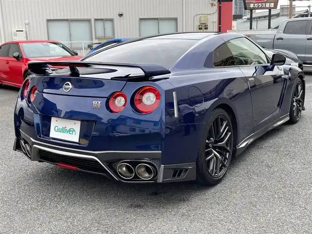日産 ＧＴ－Ｒ ピュアエディション 神奈川県 2016(平28)年 2.4万km オーロラフレアブルーパール 純正SDナビ・地デジTV/バックモニター/ハーフレザーシート/純正20インチAW/ブレンボブレーキ/LEDヘッドライト/カーボングリル/コーナーセンサー/前席パワーシート/クルーズコントロール/純正CD/DVD/MSV/BT/USB再生/ビルトインETC/ドライブレコーダー/パドルシフト/レーダー探知機/プッシュスタート/インテリキー×2/保証書・取扱説明書